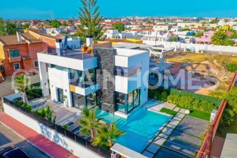 3 dormitorios Villa en Torrevieja, Spain No. 25921 5