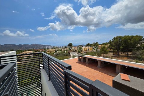 4 bedrooms Villa in La Nucia, Spain No. 25922 24