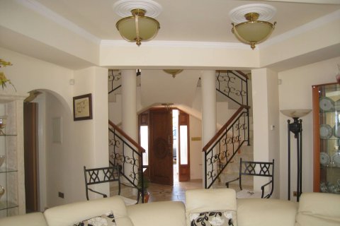 4 bedrooms Villa in Paphos, Cyprus No. 37876 11