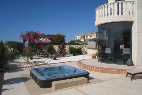 4 bedrooms Villa in Paphos, Cyprus No. 37876 8