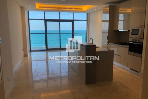 2 bedrooms Apartment in Palm Jumeirah, UAE No. 7449 1