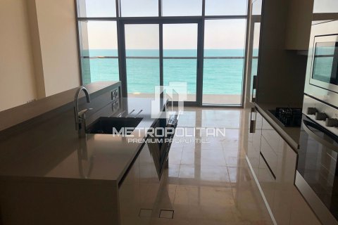 2 bedrooms Apartment in Palm Jumeirah, UAE No. 7449 5