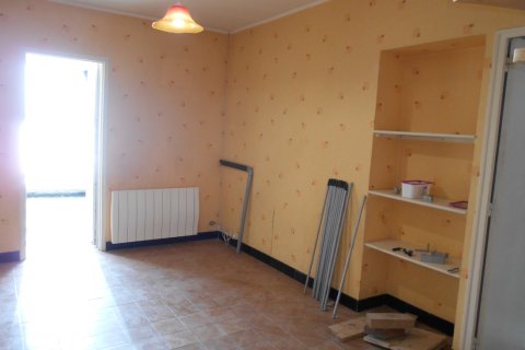 3 bedrooms House in Le Ham, France No. 69335 5