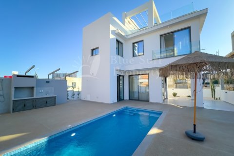 3 bedrooms Villa in Pernera, Cyprus No. 36540 1