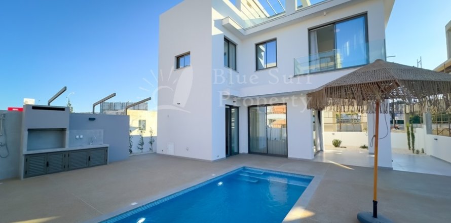 3 bedrooms Villa in Pernera, Cyprus No. 36540