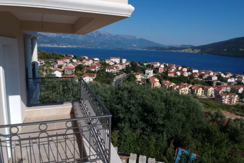 2 dormitorios Apartment en Herceg Novi, Montenegro No. 66819 8