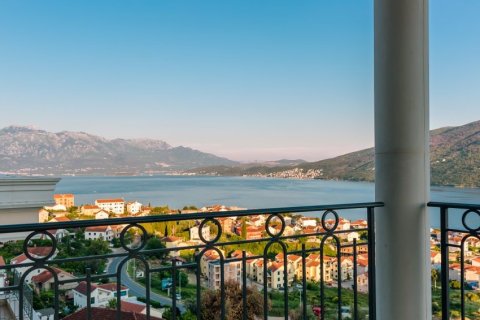 2 bedrooms Apartment in Herceg Novi, Montenegro No. 66819 7