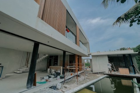 3 bedrooms Villa in Kediri, Indonesia No. 23390 8