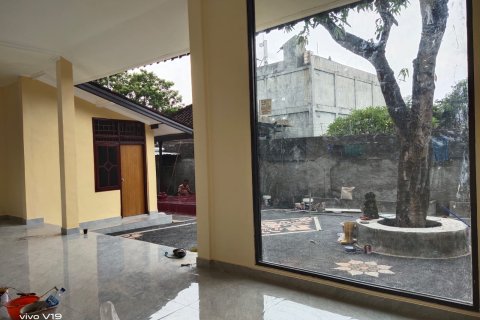 3 bedrooms House in Denpasar, Indonesia No. 23391 3