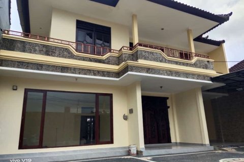 3 bedrooms House in Denpasar, Indonesia No. 23391 1