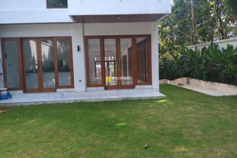 4 bedrooms Villa in South Kuta, Indonesia No. 23334 7