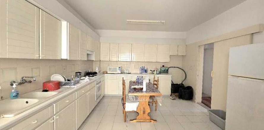 3 dormitorios Apartment en Germasogeia, Cyprus No. 65687