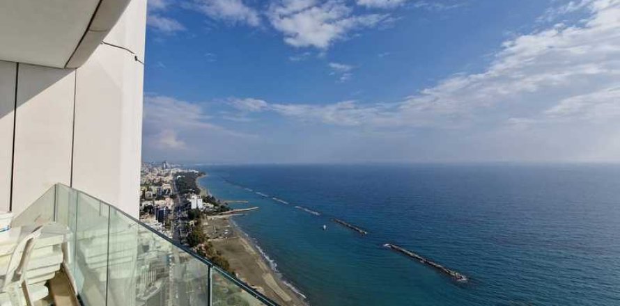 3 dormitorios Apartment en Limassol, Cyprus No. 65688