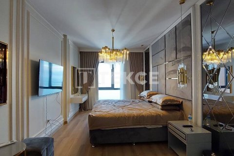 4+1 Apartment in Yomra, Turkey No. 11302 24