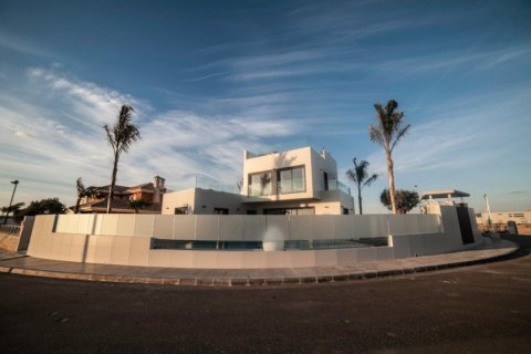 157.00m² Villa à La Zenia, Spain No. 25106 16