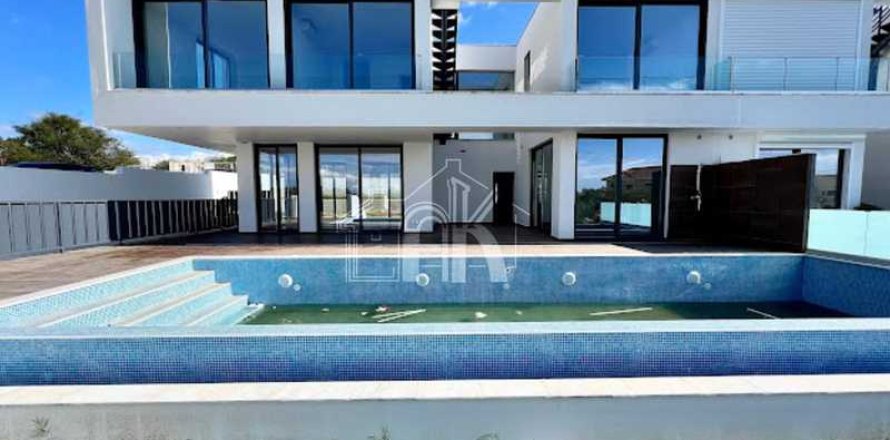 5 bedrooms Villa in Ayia Napa, Cyprus No. 71606