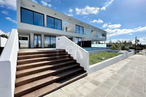 5 bedrooms Villa in Ayia Napa, Cyprus No. 71606 2