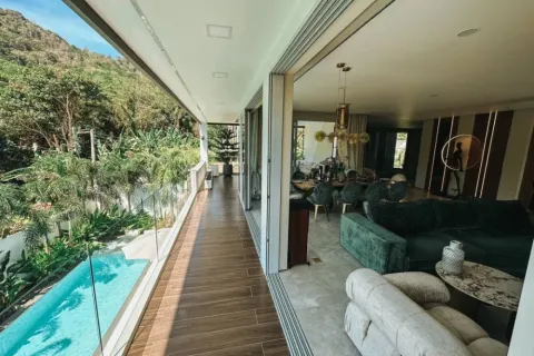 5 bedrooms Villa in Phuket, Thailand No. 3199 2