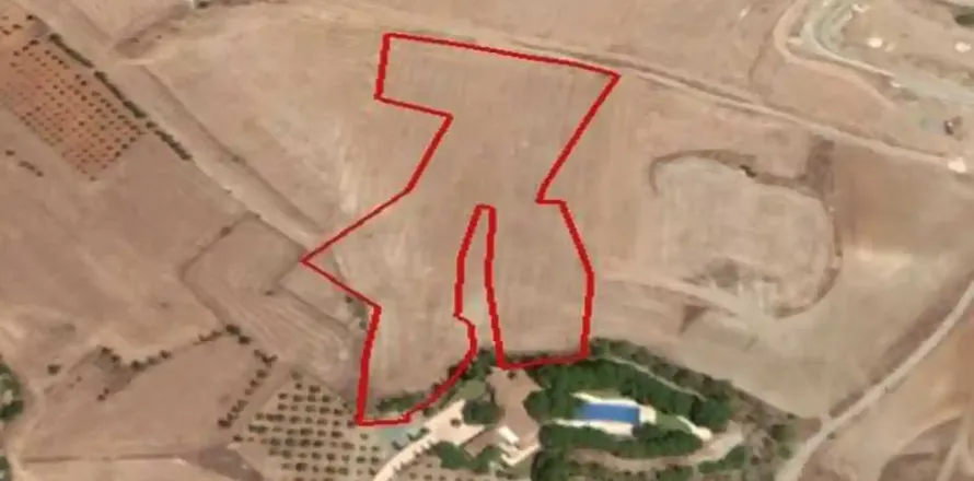 19510m² Land à Lakatamia, Cyprus No. 35708