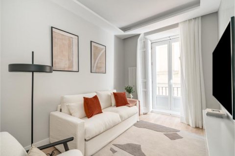 2 dormitorios Apartment en Madrid, Spain No. 26921 1