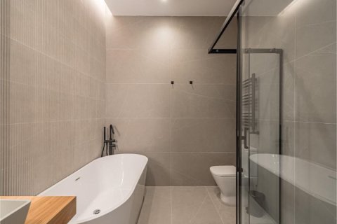 2 dormitorios Apartment en Madrid, Spain No. 26921 7