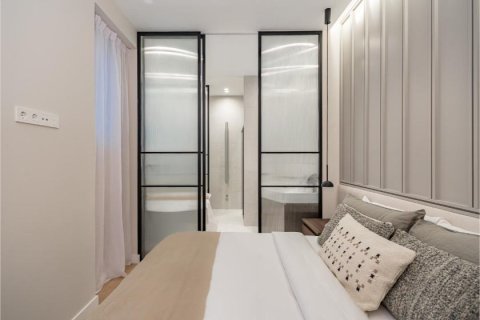 2 dormitorios Apartment en Madrid, Spain No. 26922 8