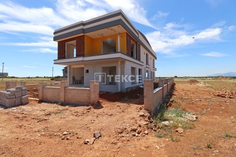 6+1 Villa in Dosemealti, Turkey No. 14739 9