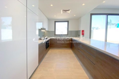 4 dormitorios Townhouse en  Yas Island, UAE No. 3329 11