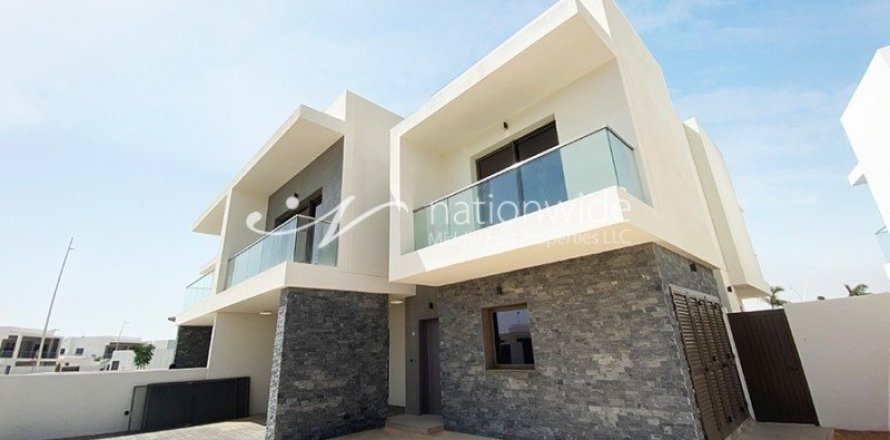 4 bedrooms Townhouse on the Yas Island, UAE No. 3329