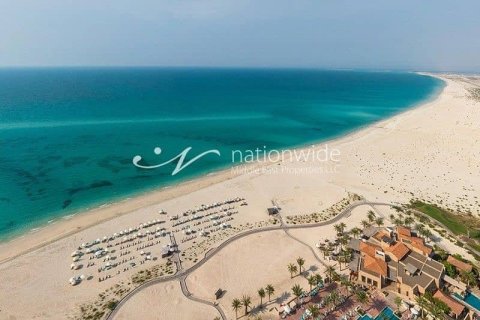 929m² Land à Yas Island, UAE No. 3332 8