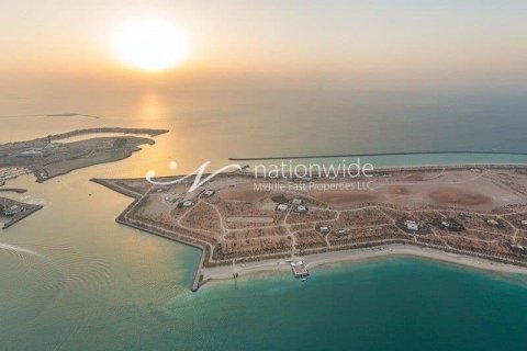 929m² Land en  Yas Island, UAE No. 3332 5