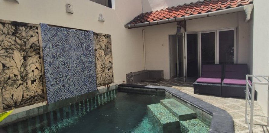 5 bedrooms Villa in Kuta, Indonesia No. 23458