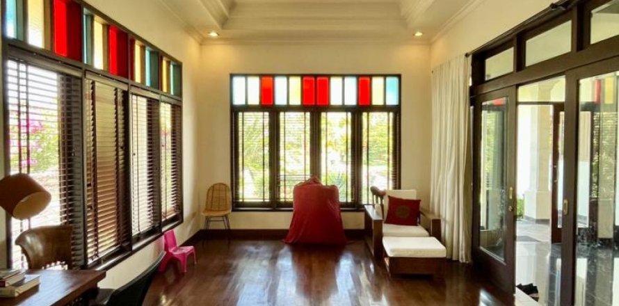 4 bedrooms Villa in Ubud, Indonesia No. 23457