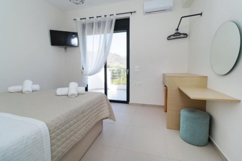 3 bedrooms Villa in Chania, Greece No. 23969 11