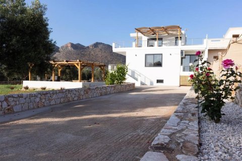 3 bedrooms Villa in Chania, Greece No. 23969 1