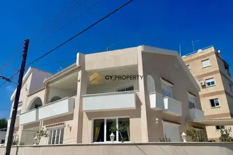 6 dormitorios House en Larnaca, Cyprus No. 30562 1