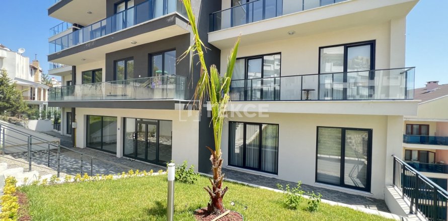 4+1 Apartment en Mudanya, Turkey No. 11914