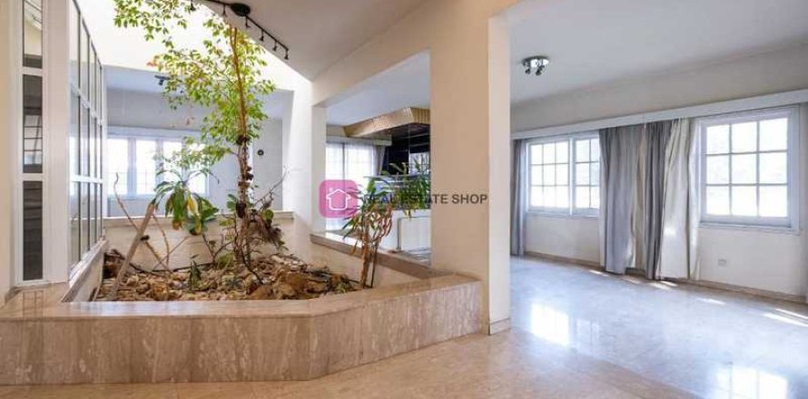 4 dormitorios House en Strovolos, Cyprus No. 75151