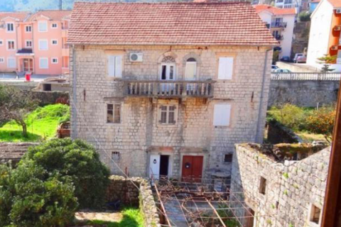 3 dormitorios House en Kotor, Montenegro No. 66894 1