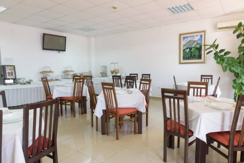 24 dormitorios Hotel en Herceg Novi, Montenegro No. 66905 8