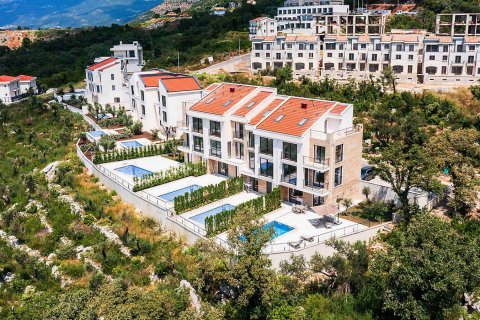 4 dormitorios Townhouse en Budva, Montenegro No. 66902 2