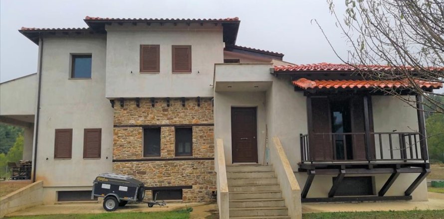 3 bedrooms Villa in Polygyros, Greece No. 57743