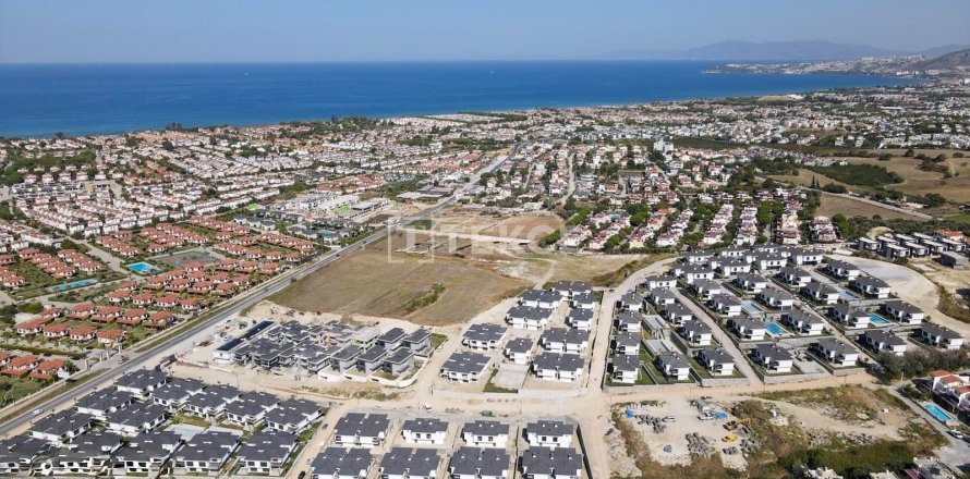 3+1 Villa in Kusadasi, Turkey No. 17617