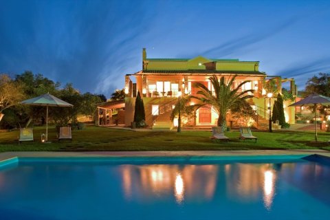 1055m² Villa en Corfu, Greece No. 58372 3