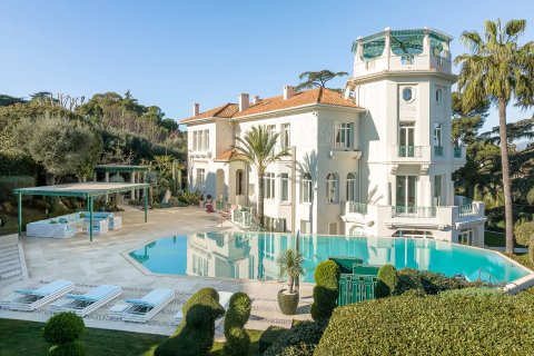 11 bedrooms Villa in Antibes, France No. 67964 2