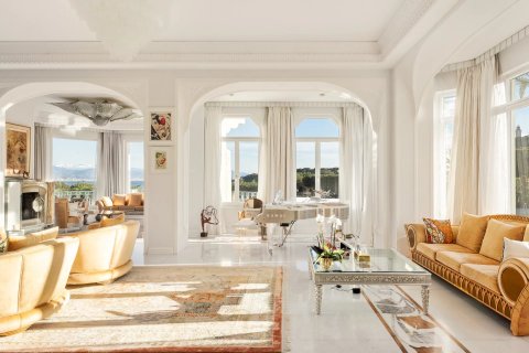 11 bedrooms Villa in Antibes, France No. 67964 6