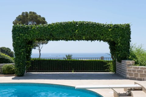 8 bedrooms Villa in Antibes, France No. 67973 3