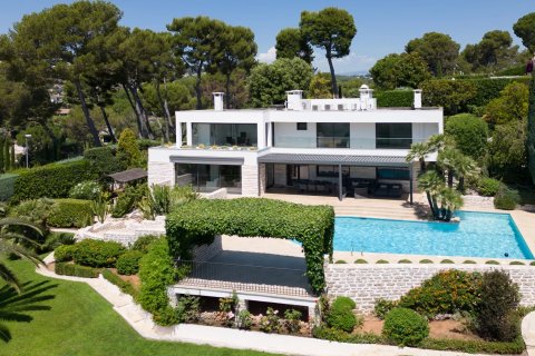 8 bedrooms Villa in Antibes, France No. 67973 2