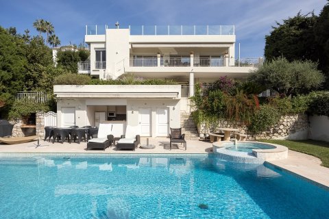 5 bedrooms Villa in Antibes, France No. 67972 12