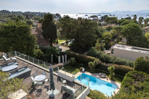 5 bedrooms Villa in Antibes, France No. 67972 14